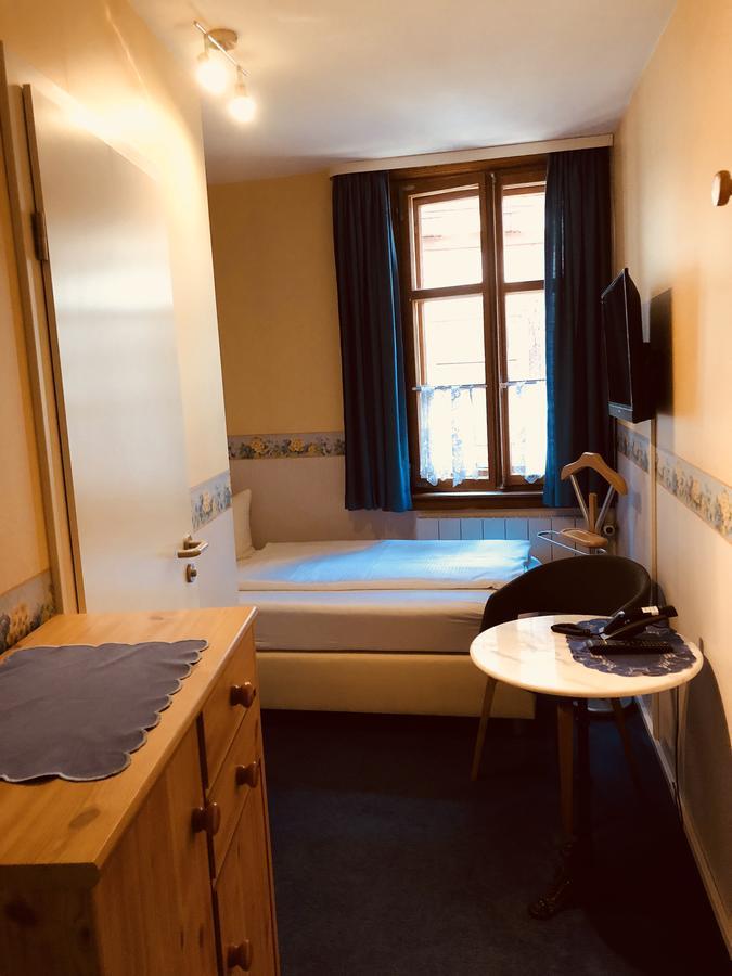 Zum Fehmelbauer Hotel Karlstadt Bagian luar foto
